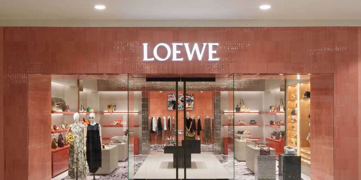 waistline for a Loewe Outlet shell inspired bustier while